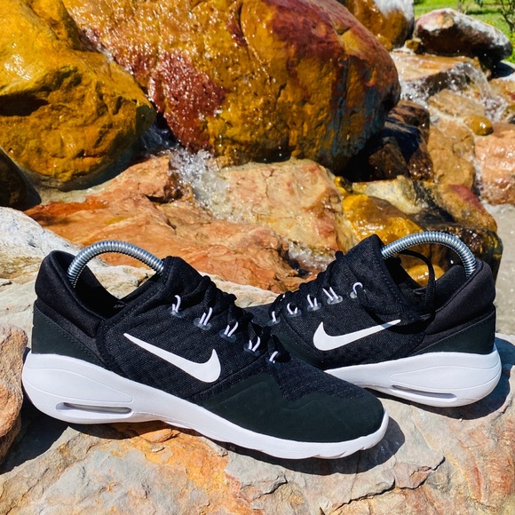 Nike Shoes - REDUCED!! Nike Women’s Air Max Sasha running shoes